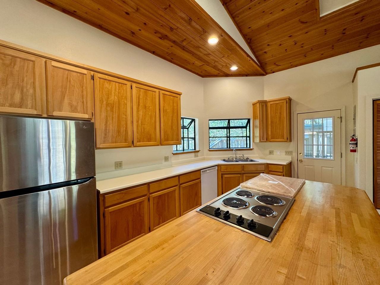 20183 Casa Loma Dr - Photo 5 of 22
