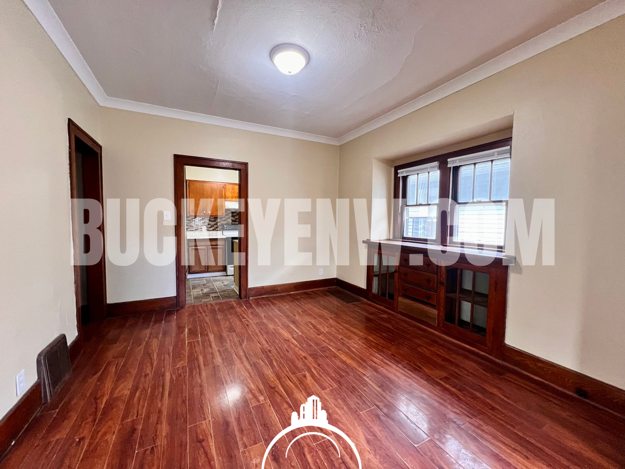 3817 Burton Ave - Photo 4 of 17