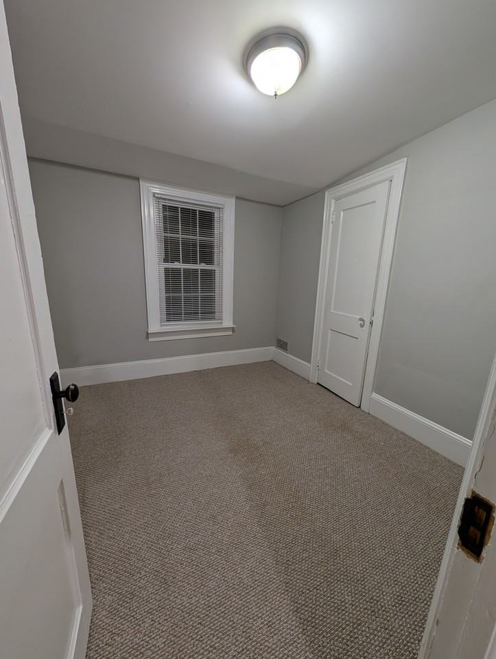 222 W 5th Ave #C - Photo 7 of 9