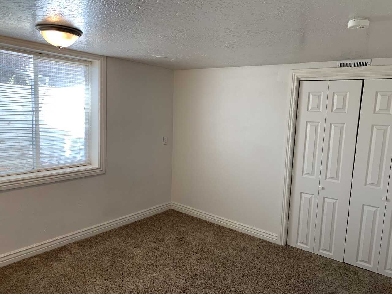 685 E 9th N #685 - Photo 4 of 14