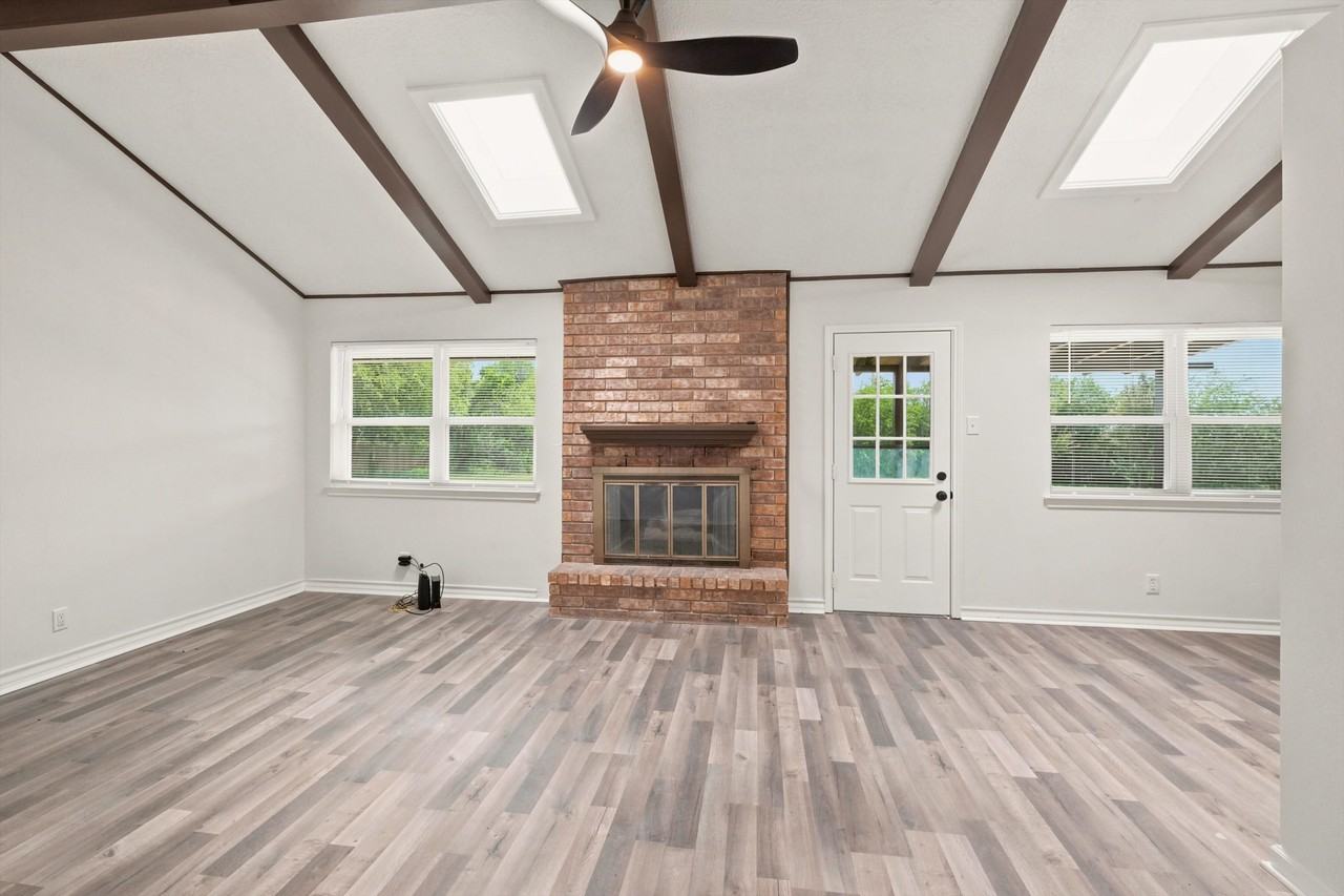 502 Moorside Dr #1 - Photo 3 of 10