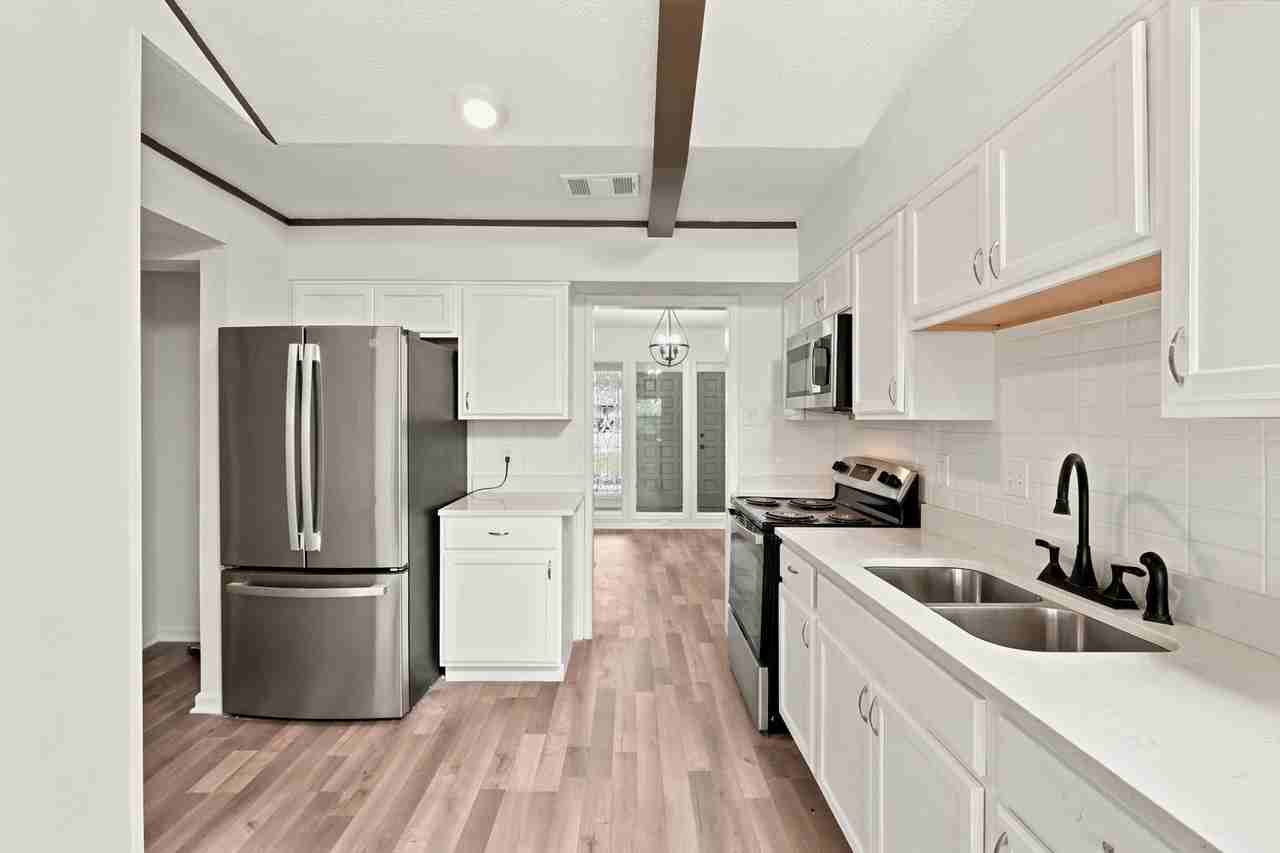 502 Moorside Dr #1 - Photo 6 of 10