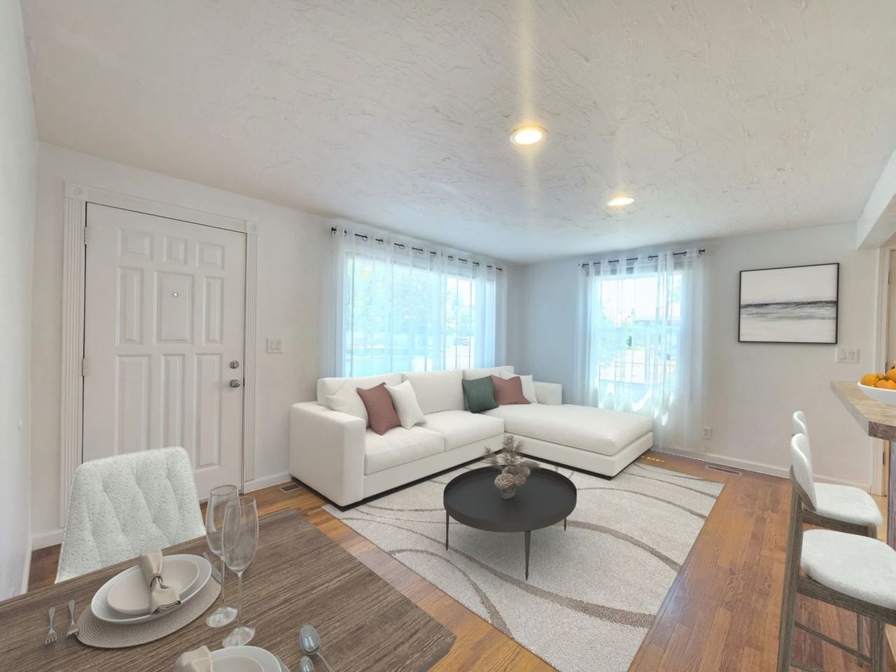5621 N Hemlock St - Photo 2 of 34