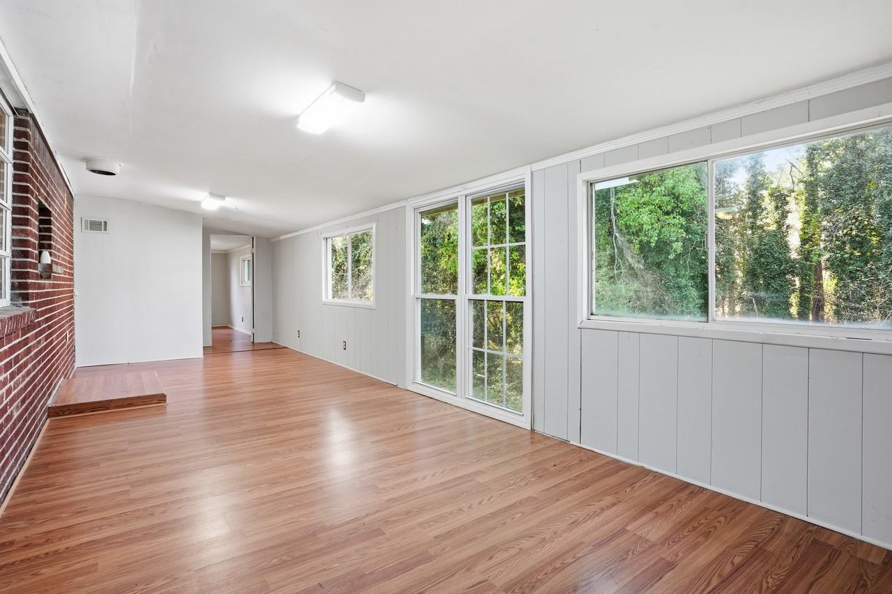 345 Brannan Rd - Photo 3 of 10