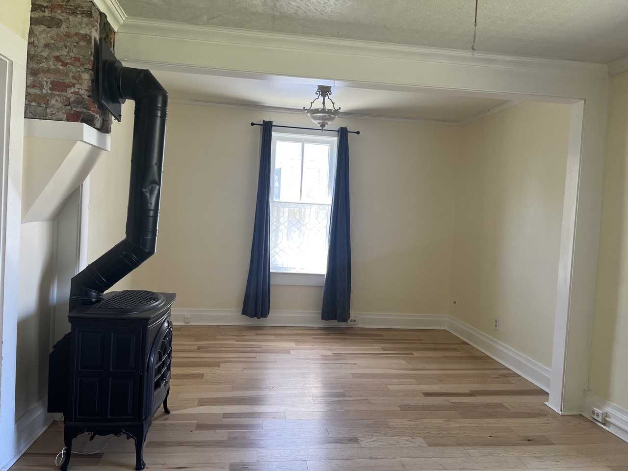 436 S 6th St W #MAIN - Photo 2 of 11