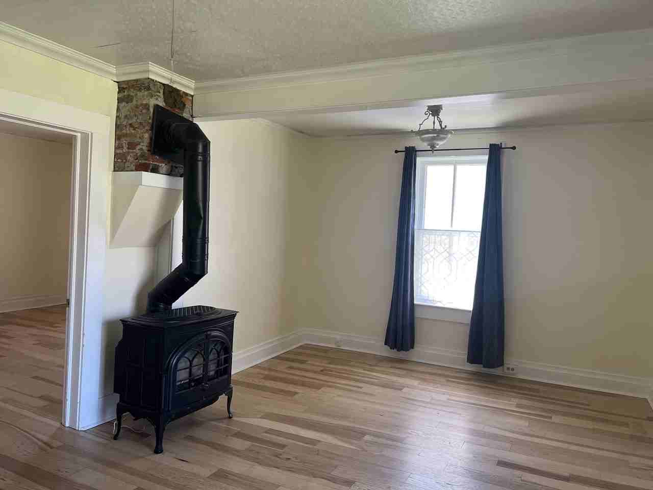 436 S 6th St W #MAIN - Photo 4 of 11