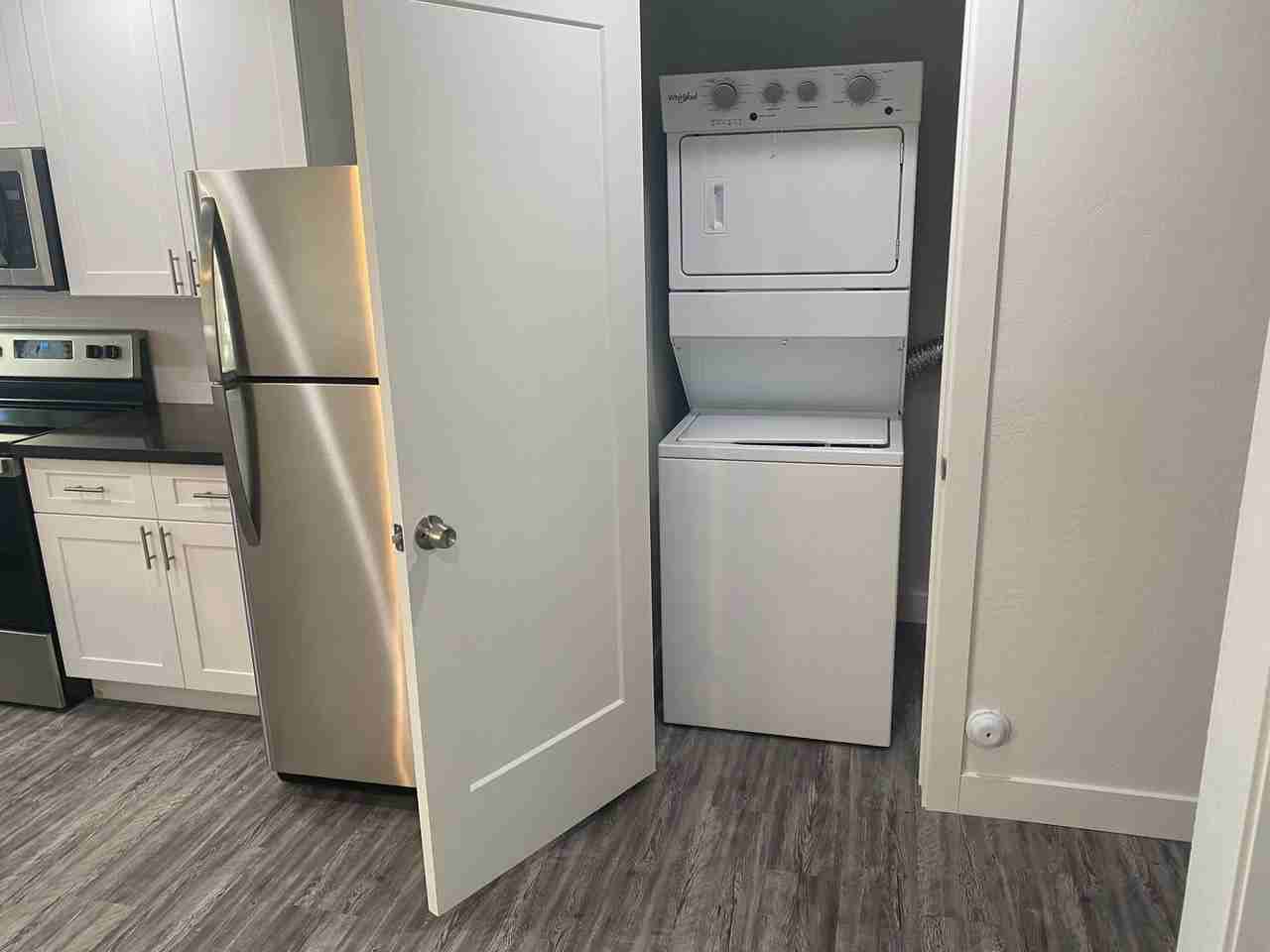 21st & Biltmore Apartments - Photo 3 of 24