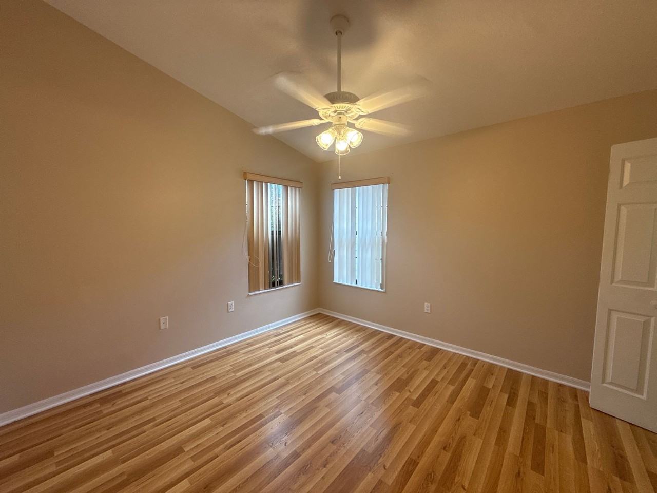 2216 Ne 39th Ave - Photo 5 of 22