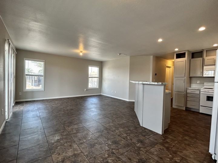 4400 W Missouri Ave #83 - Photo 5 of 28