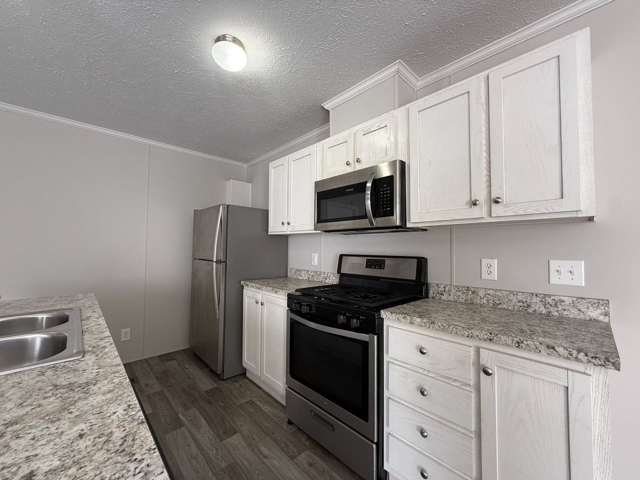 16137 Normandy St #98 - Photo 4 of 25