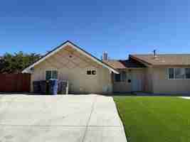 featured image of 1105 E Avenue J4