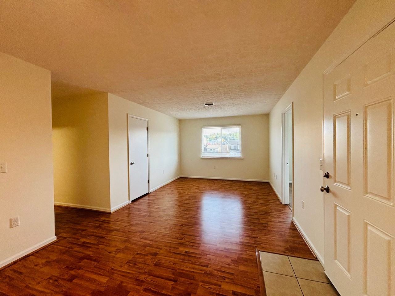 1011 Grove Ave - Photo 6 of 10