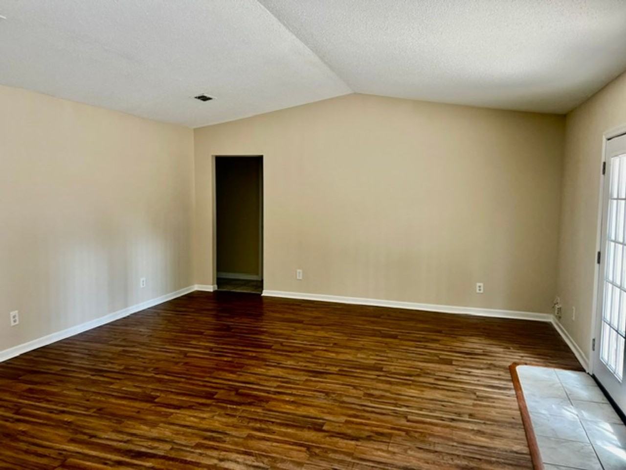 795 Royal Woods Dr W - Photo 2 of 14