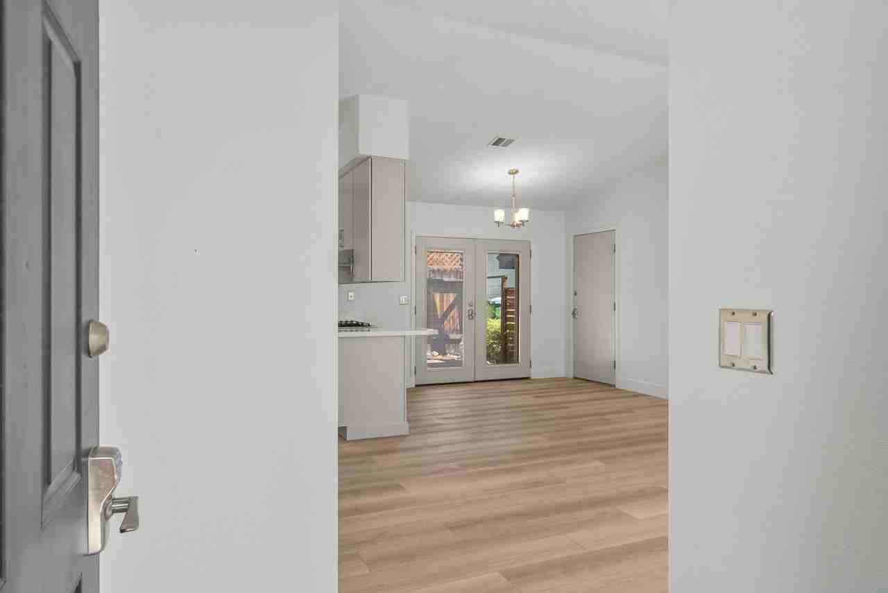 145 Summerset Dr - Photo 4 of 34