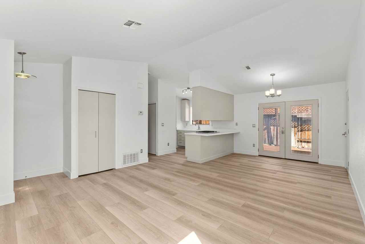 145 Summerset Dr - Photo 7 of 34