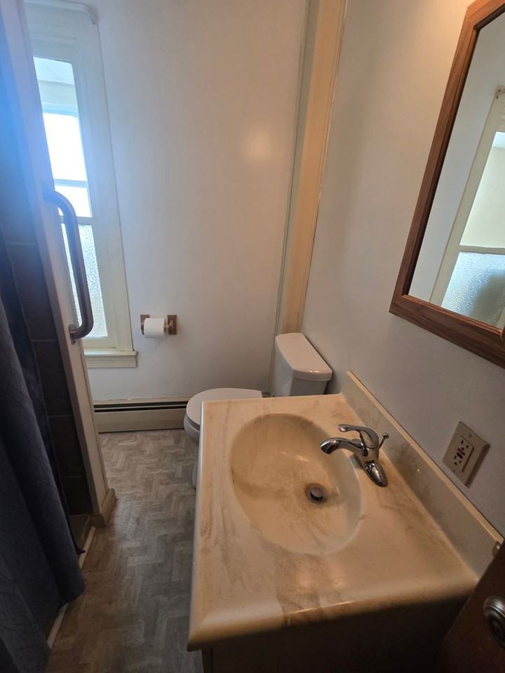 533 W Broadway - Photo 7 of 32