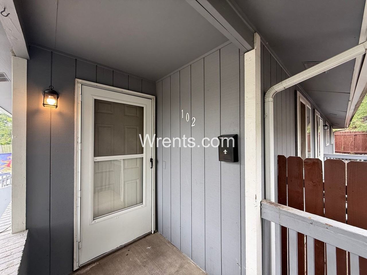 102 W Cora Ave - Photo 2 of 20