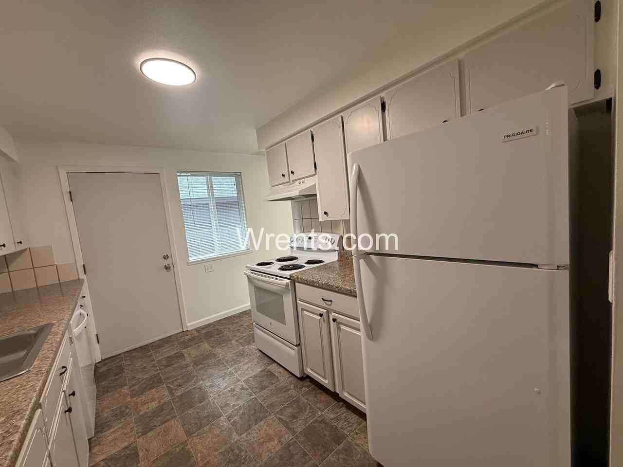 102 W Cora Ave - Photo 6 of 20