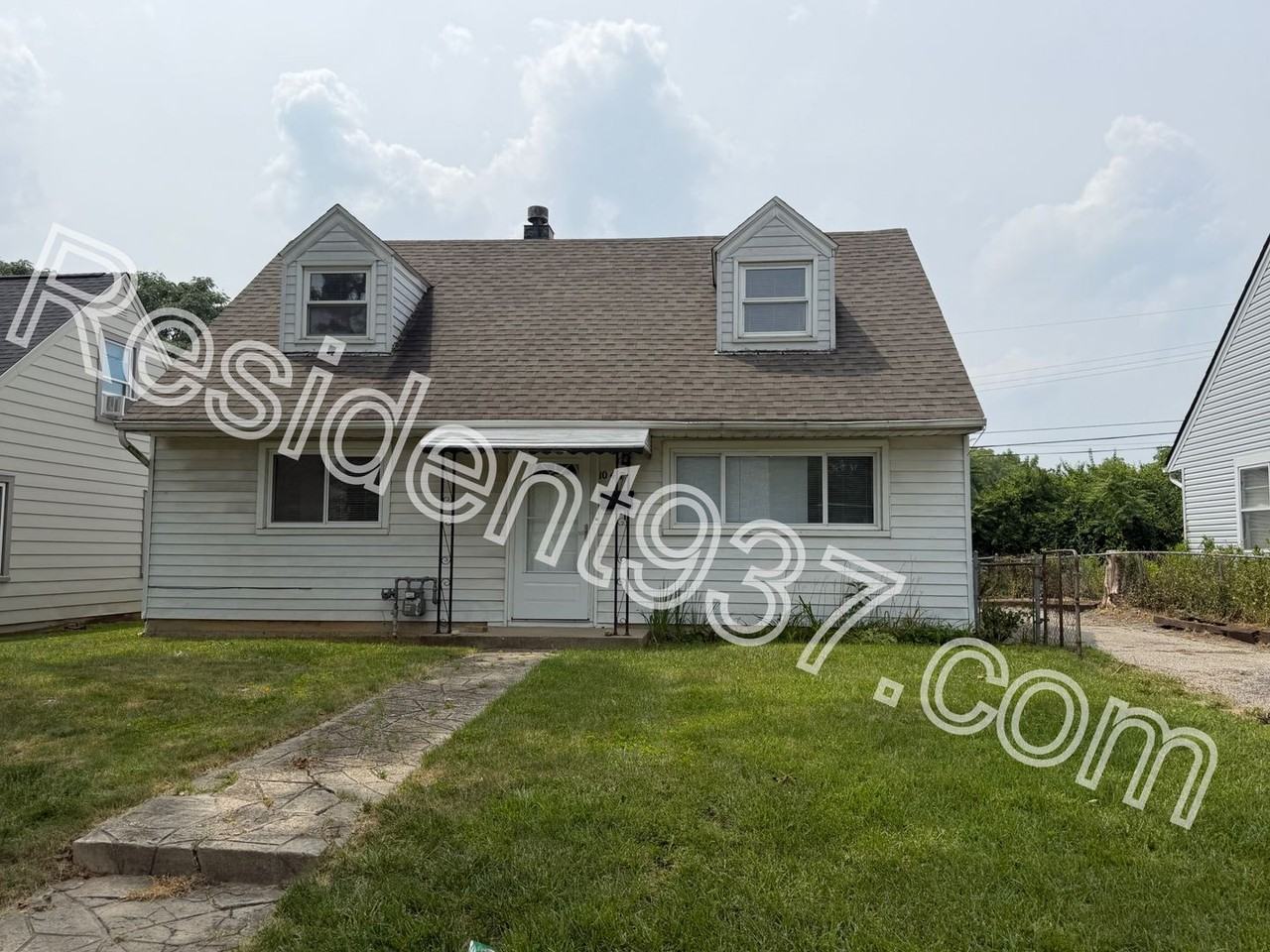 1047 Blakley Dr