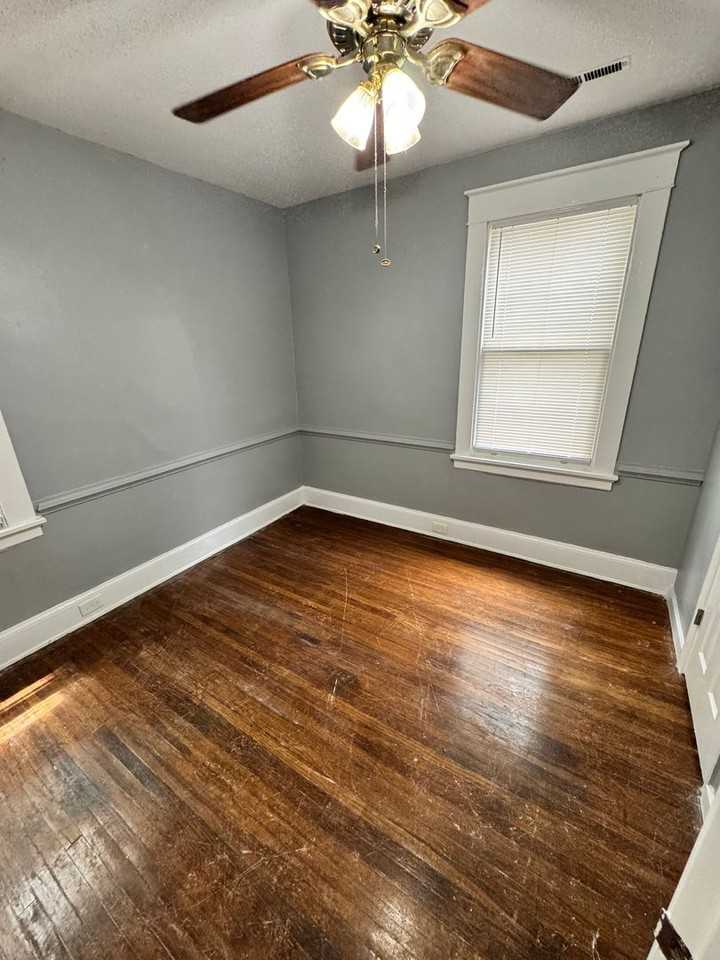 1415 Williamsburg Rd - Photo 3 of 16