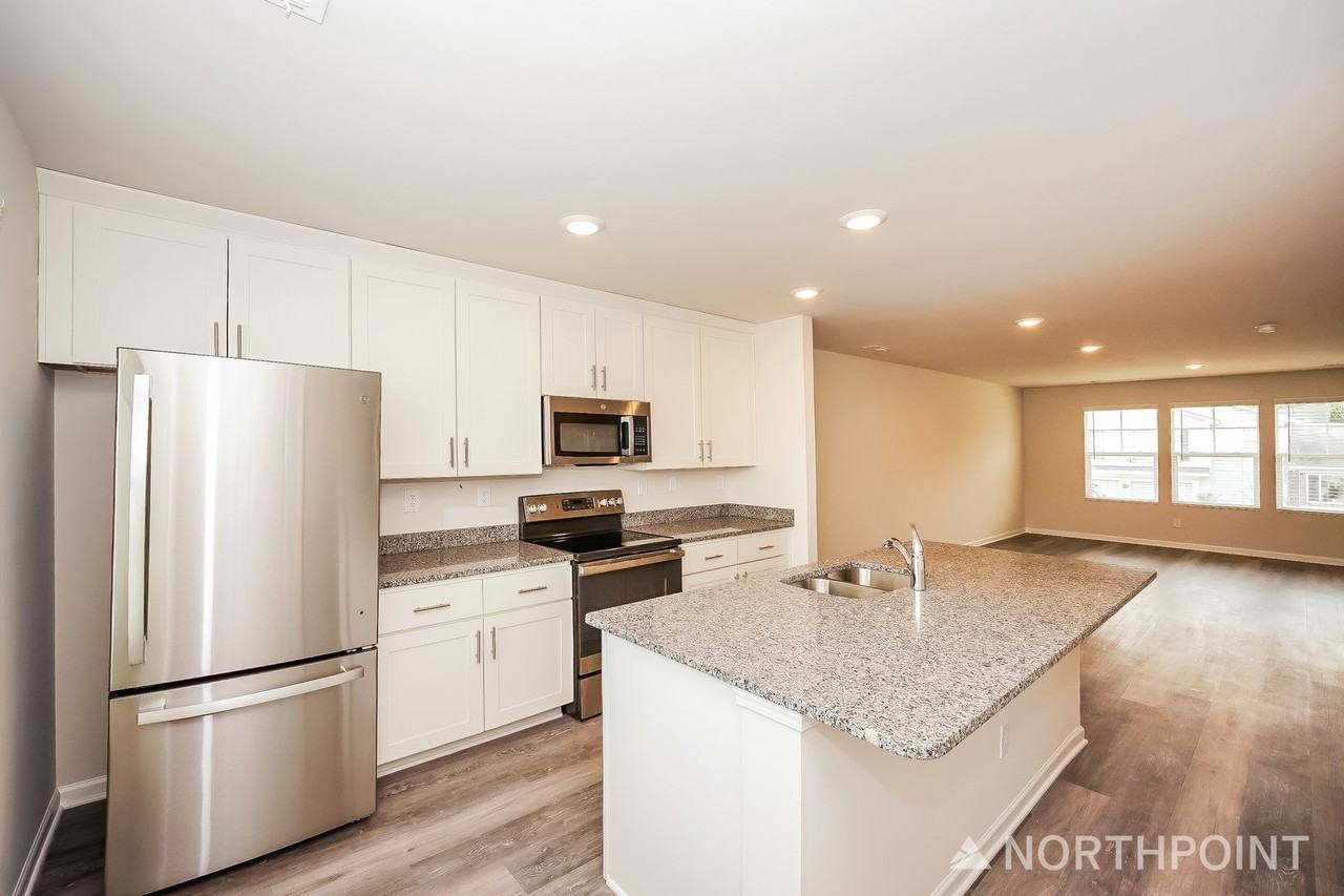 1211 Briarhill Rd - Photo 2 of 18