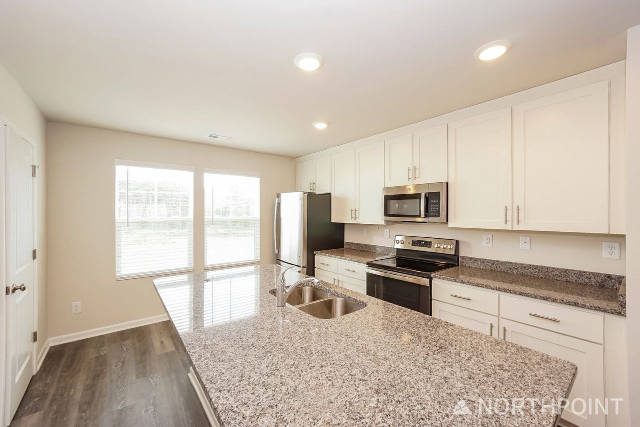 1211 Briarhill Rd - Photo 3 of 18
