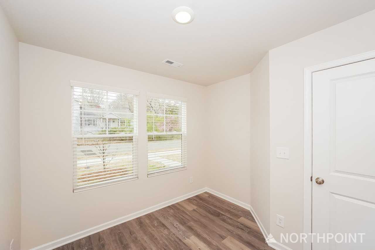 1211 Briarhill Rd - Photo 6 of 18