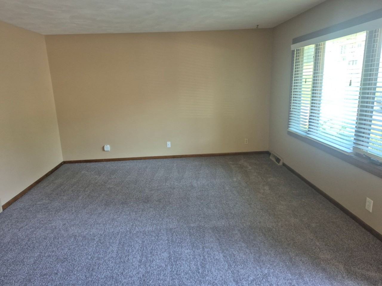 12559 O St - Photo 3 of 16