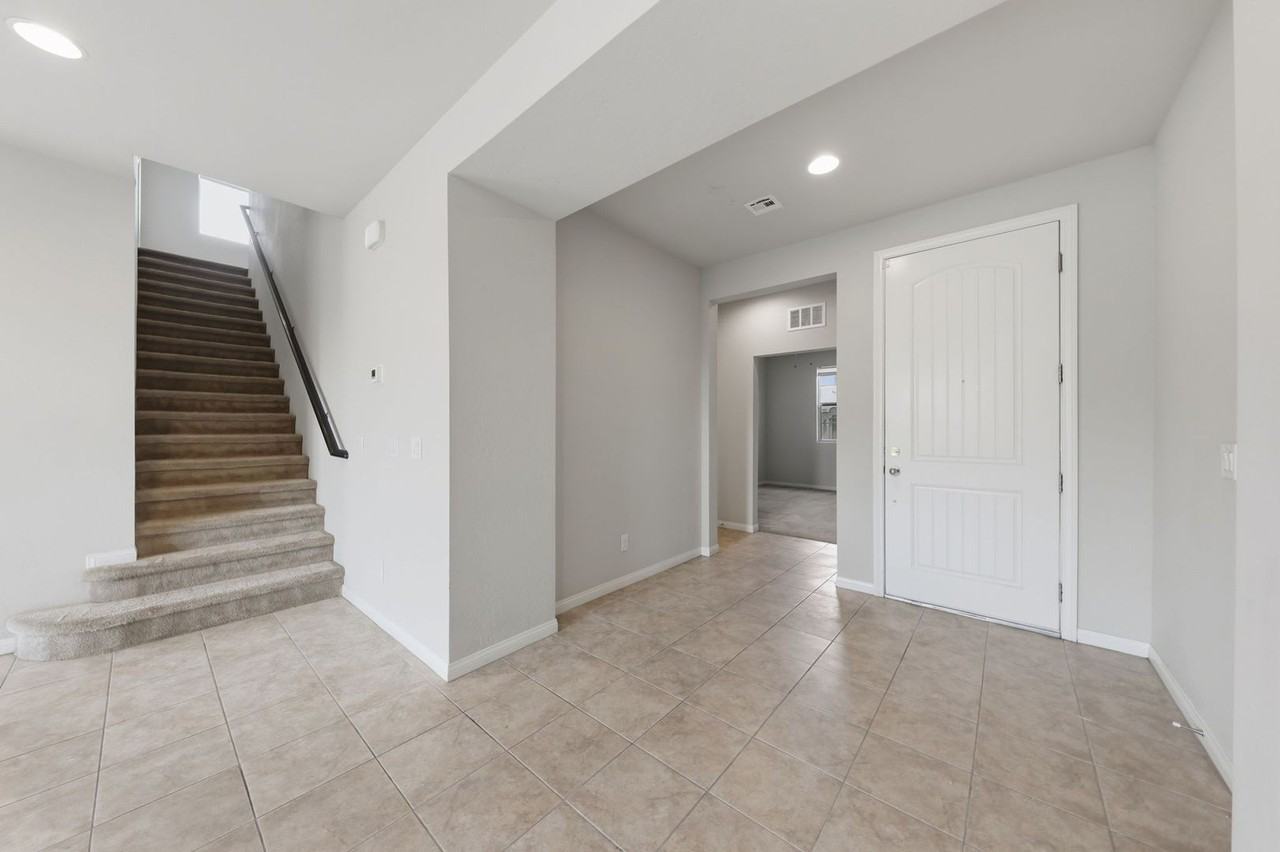 8963 Swaying Meadows Ct - Photo 2 of 33