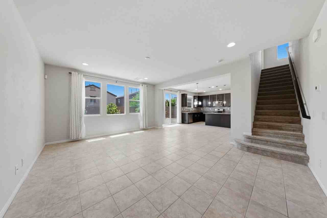 8963 Swaying Meadows Ct - Photo 4 of 33