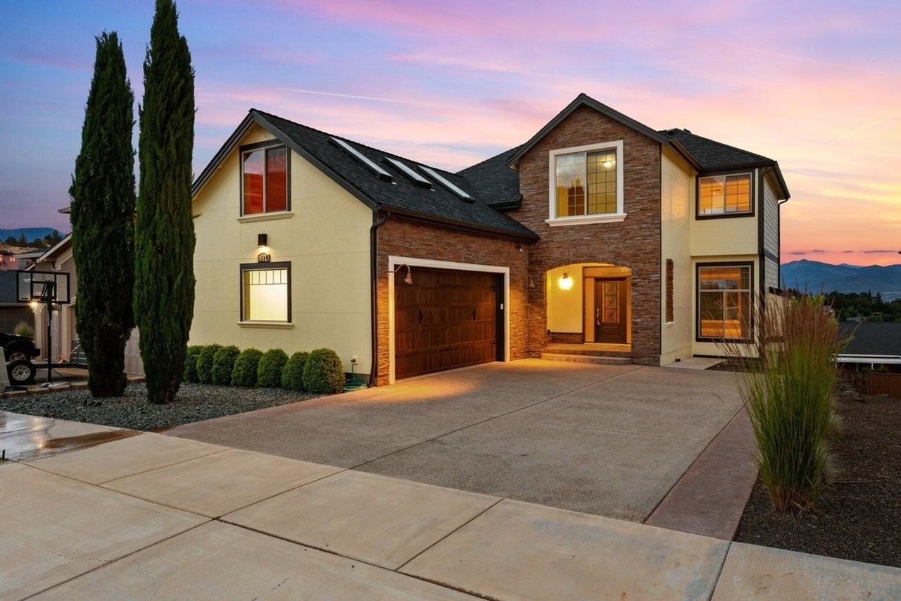 4334 Vineyard Ter - Photo 2 of 39