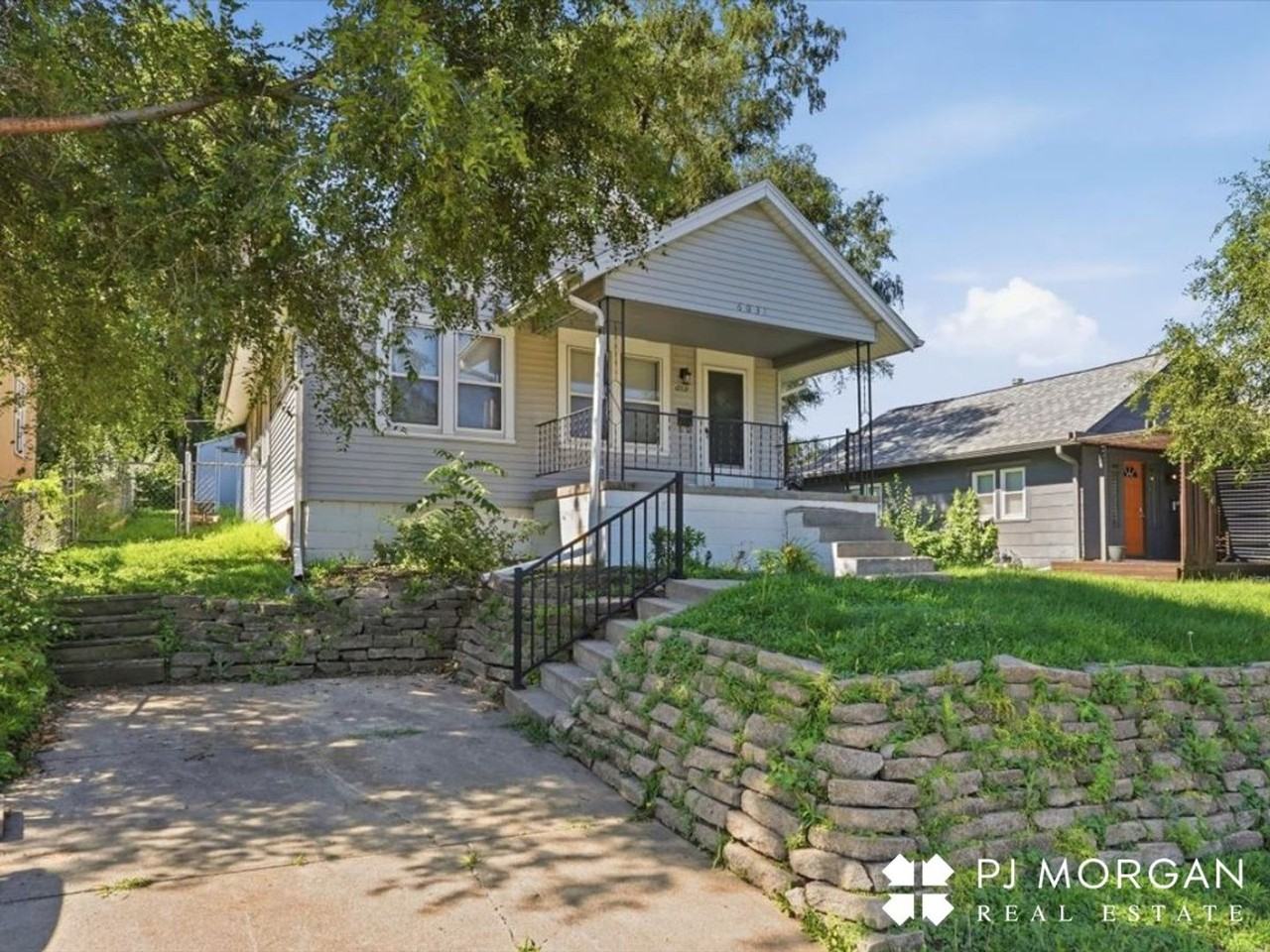 6031 Pine St - Photo 2 of 25