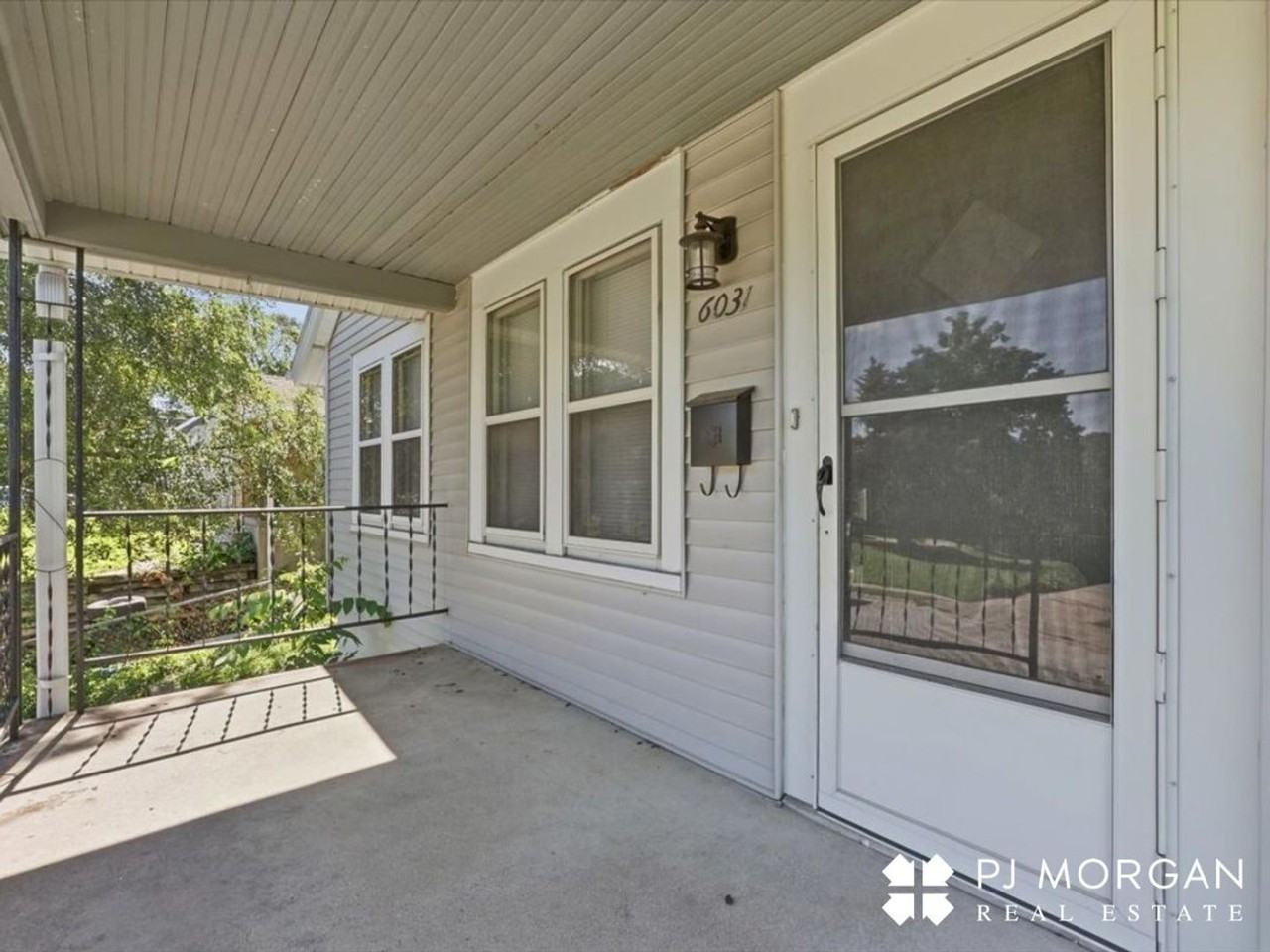 6031 Pine St - Photo 4 of 25