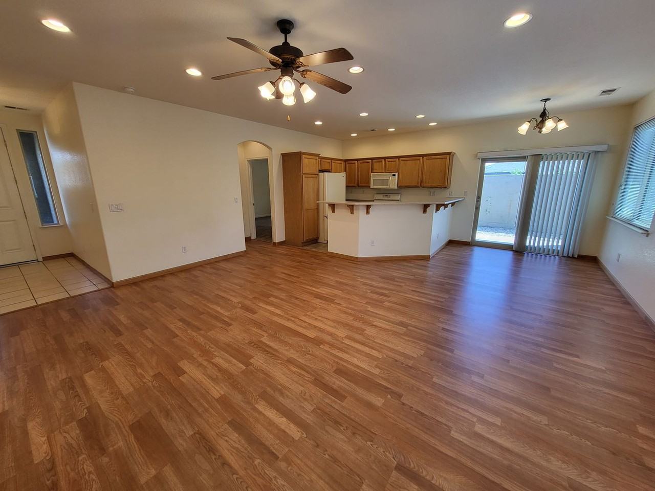 1921 Teal Dr - Photo 2 of 10