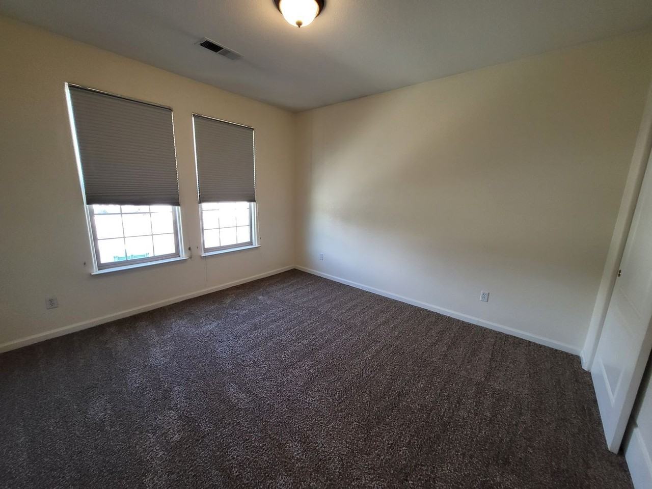 1921 Teal Dr - Photo 6 of 10