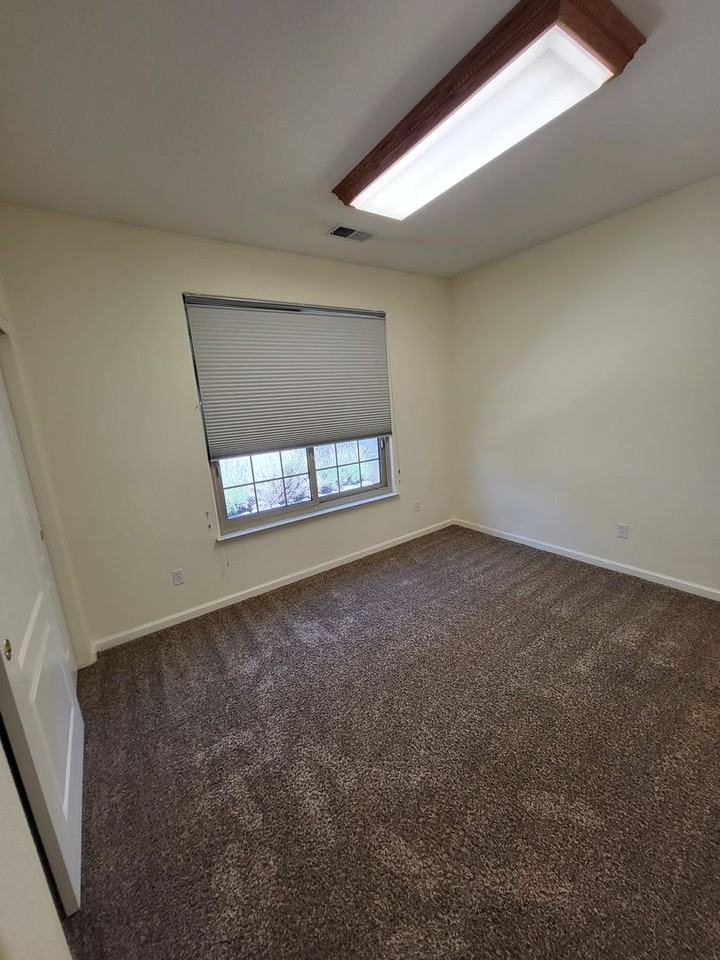 1921 Teal Dr - Photo 7 of 10