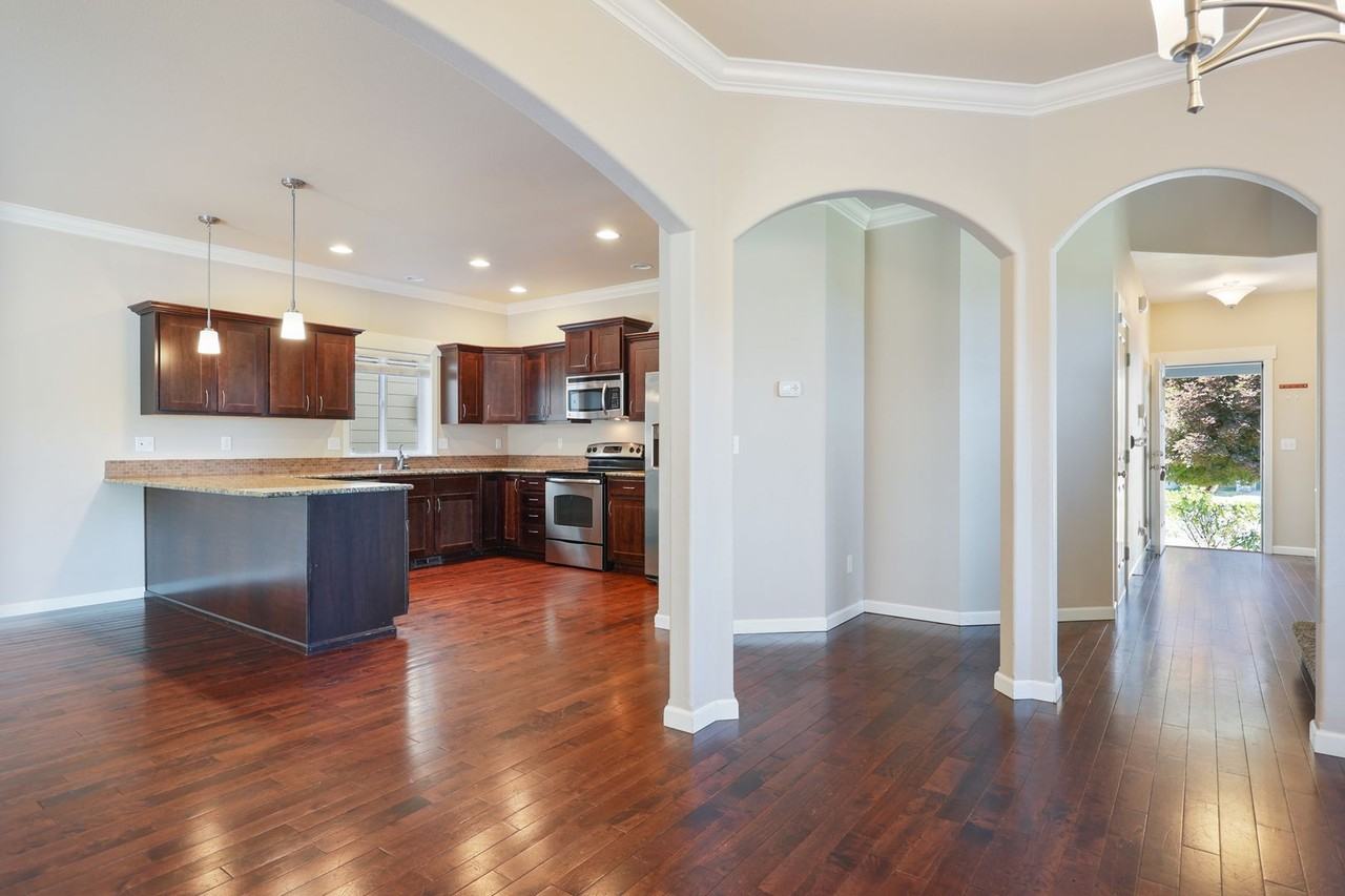 4335 17th Way Ne - Photo 4 of 40