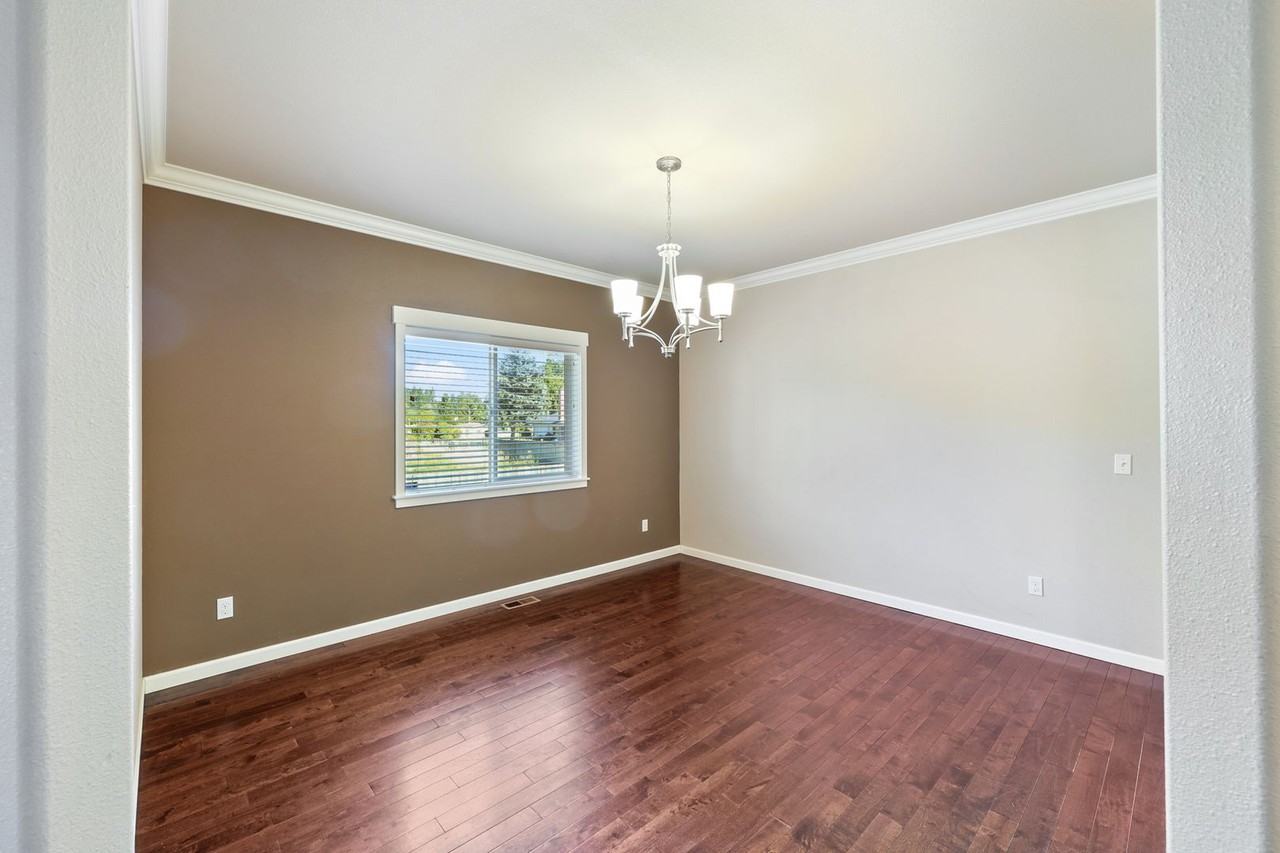 4335 17th Way Ne - Photo 5 of 40