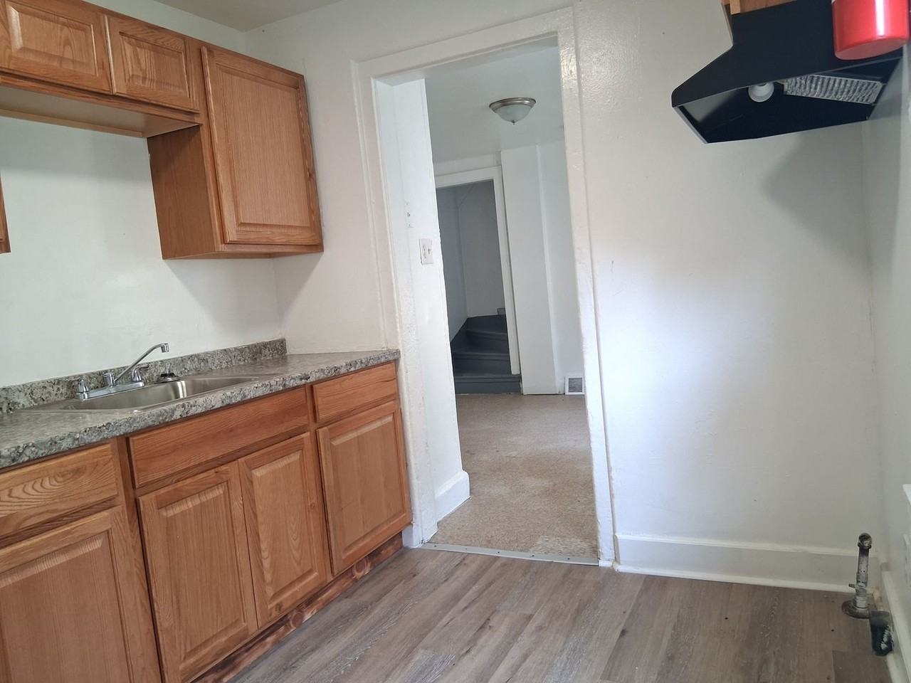213 Cohansey St - Photo 7 of 19