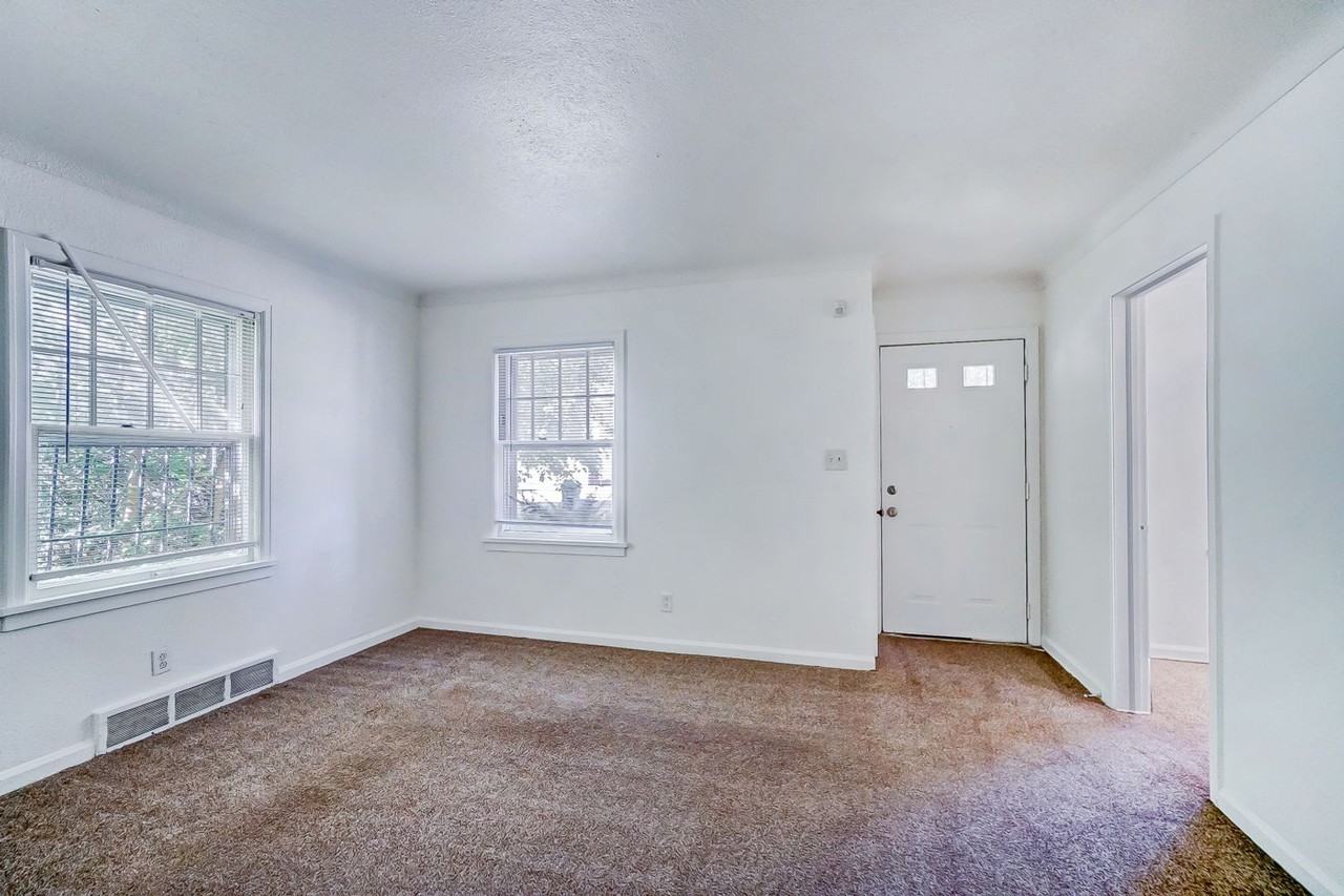 1132 Brookley Blvd - Photo 5 of 44