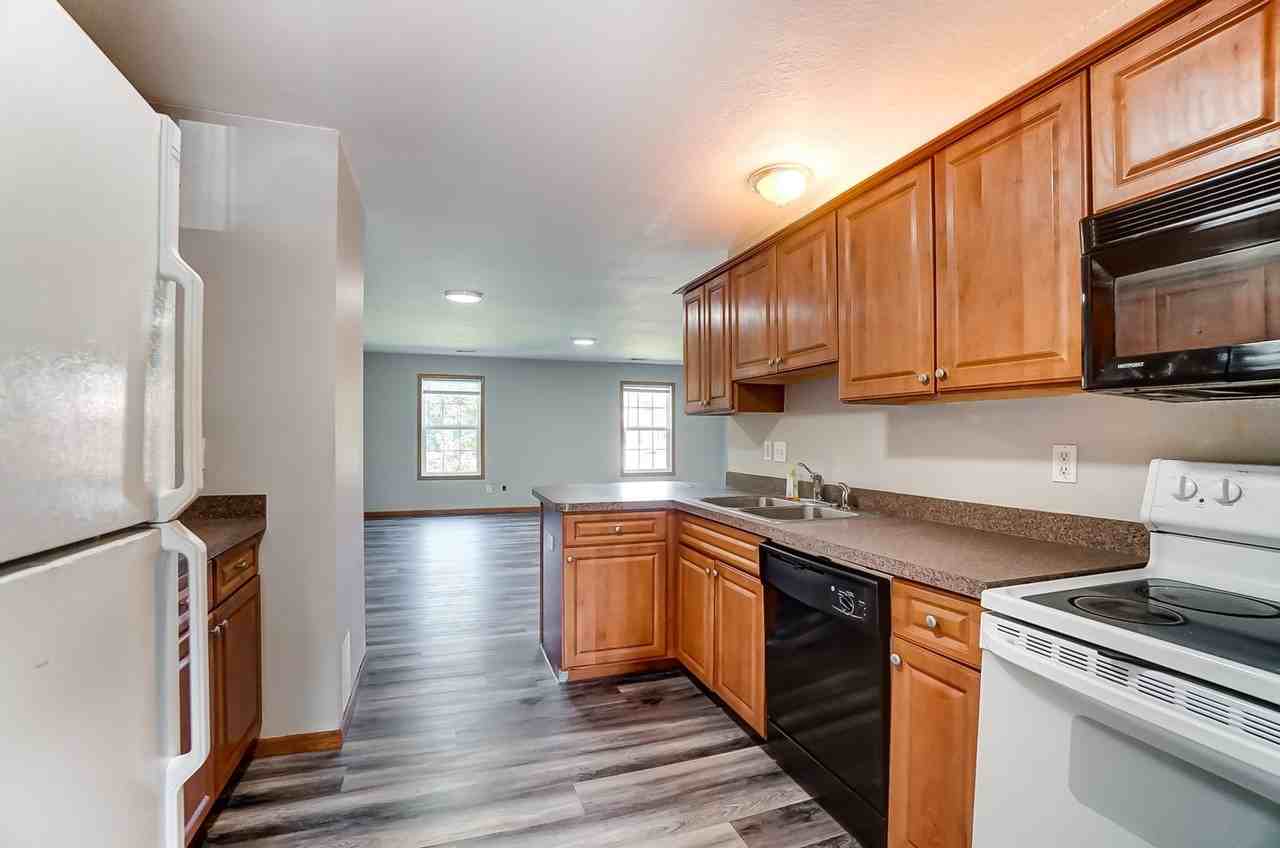 1117 N Byrne Rd - Photo 5 of 40