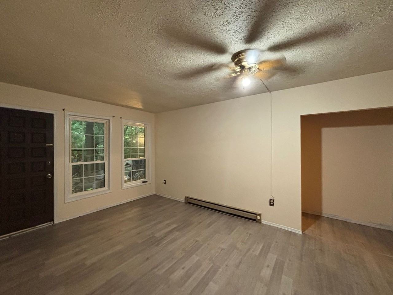 602 Oak Grove Rd - Photo 3 of 11