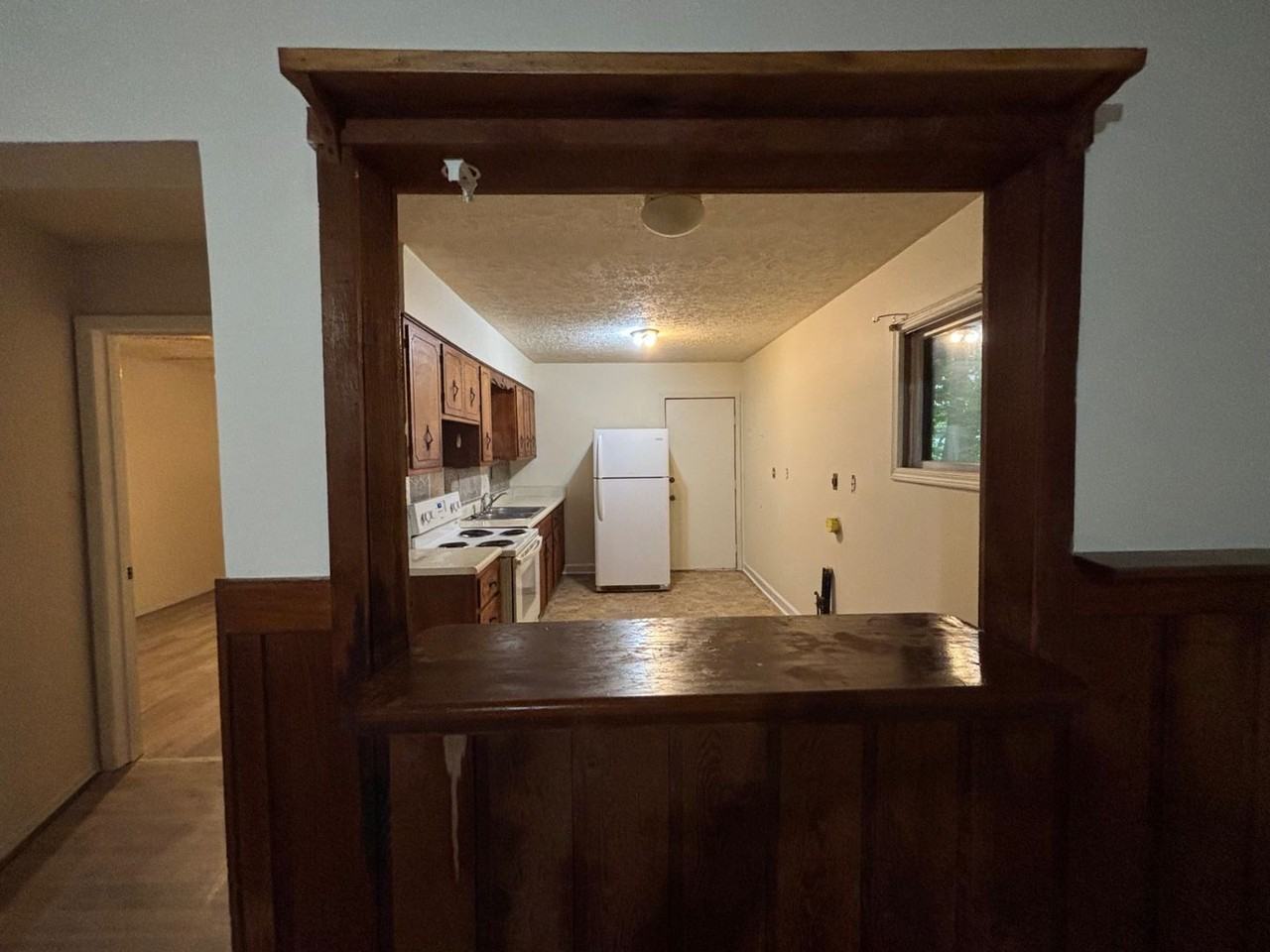 602 Oak Grove Rd - Photo 4 of 11