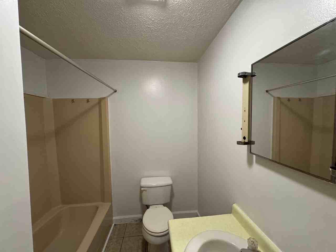 602 Oak Grove Rd - Photo 6 of 11