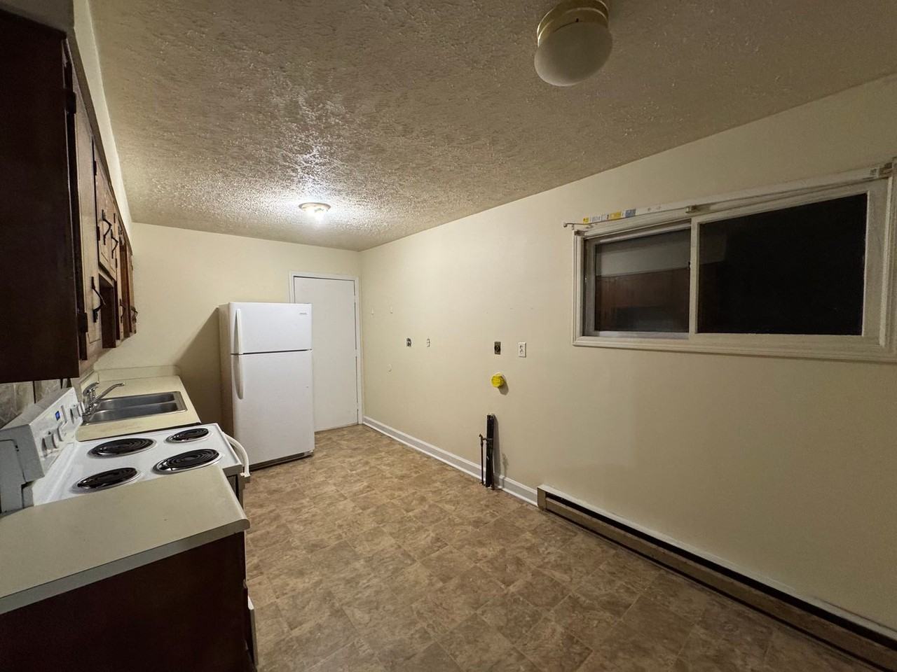602 Oak Grove Rd - Photo 7 of 11