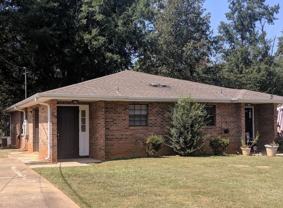 215 S Oak Ave - Photo 1 of 1