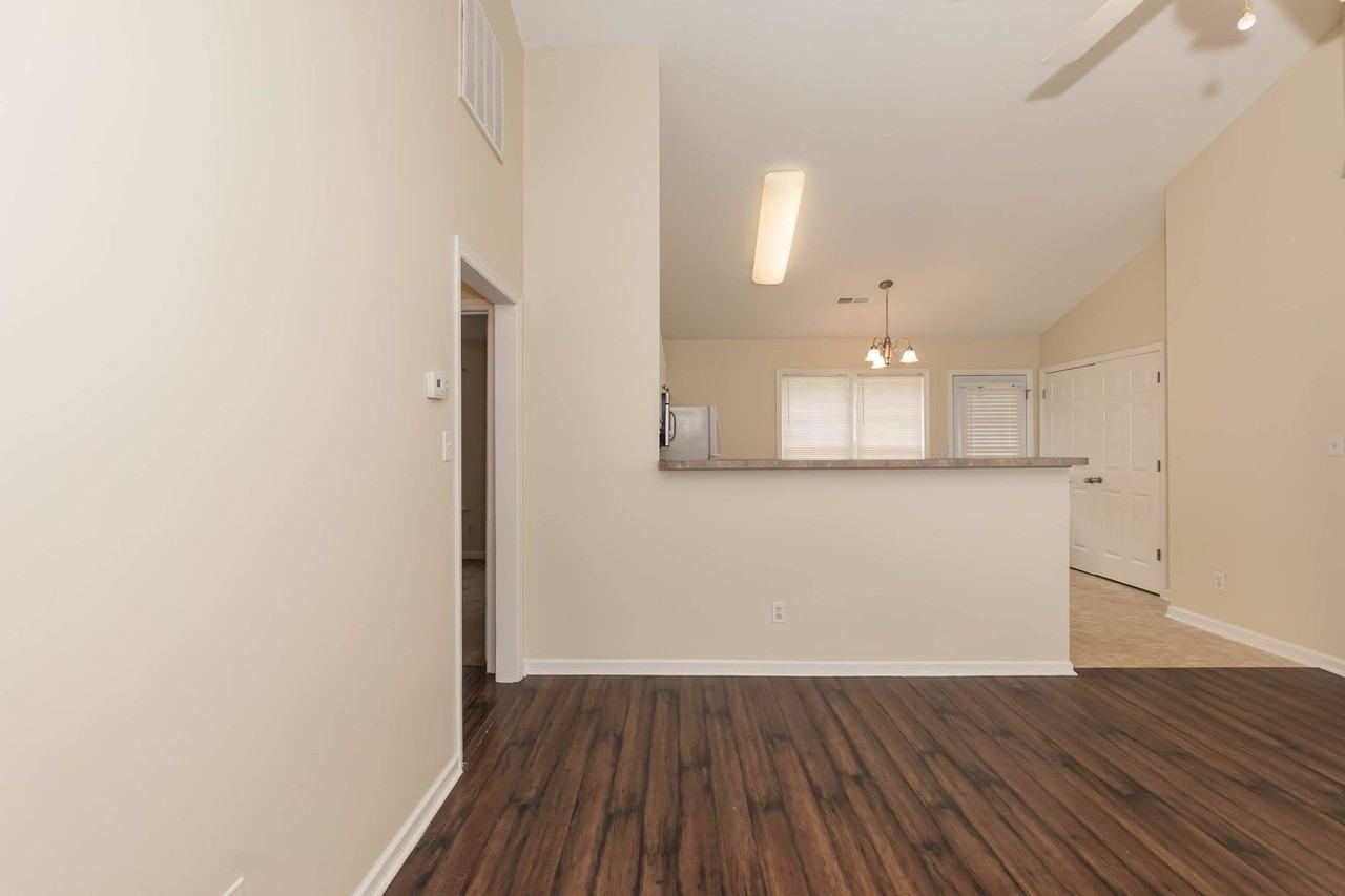 709 Arden St - Photo 6 of 19