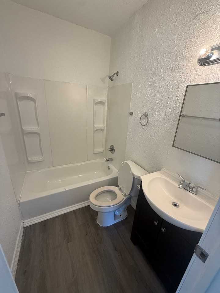 519 E Dale St - Photo 6 of 9