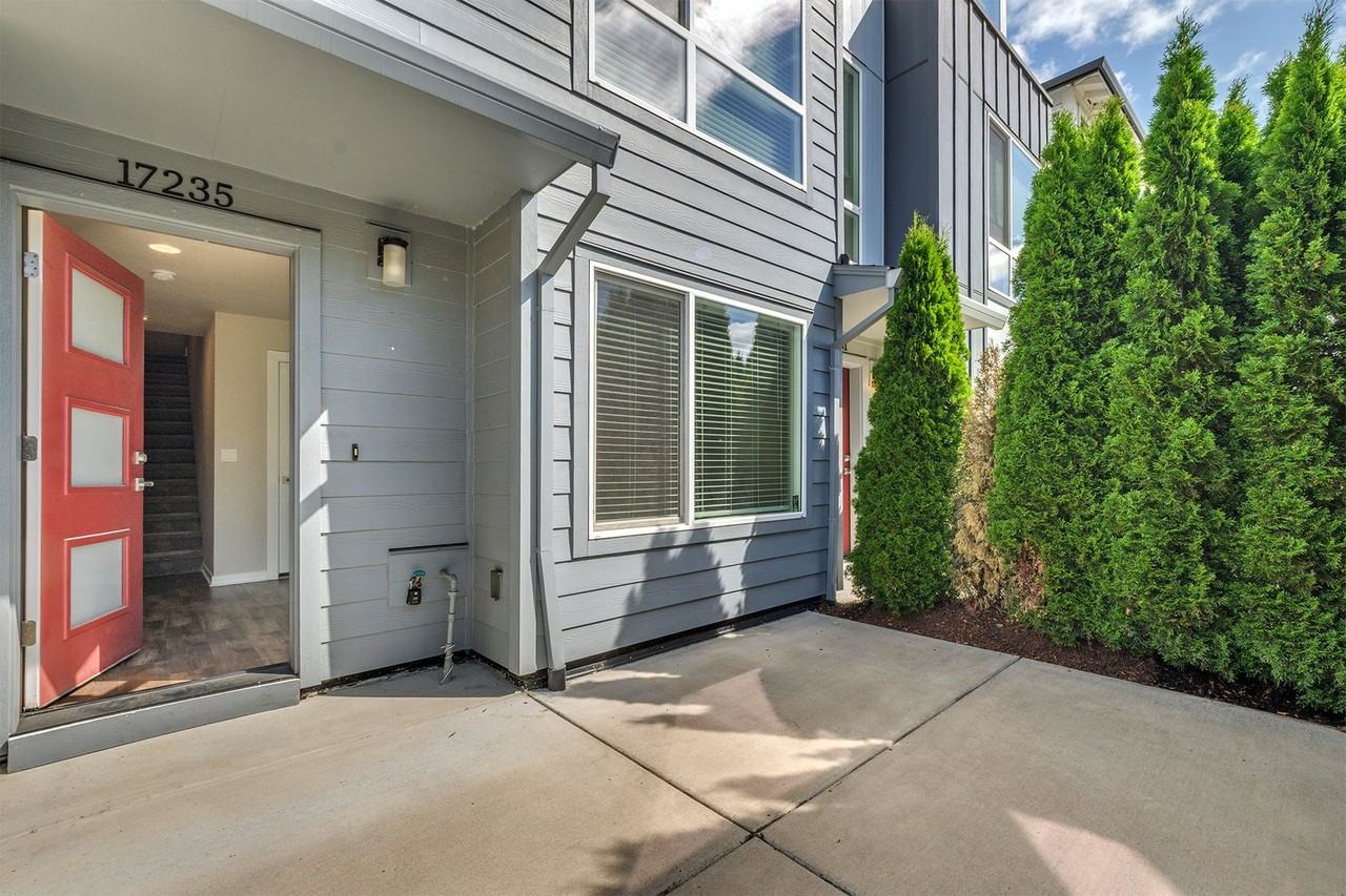17235 Sw Goldcrest Ln - Photo 3 of 30