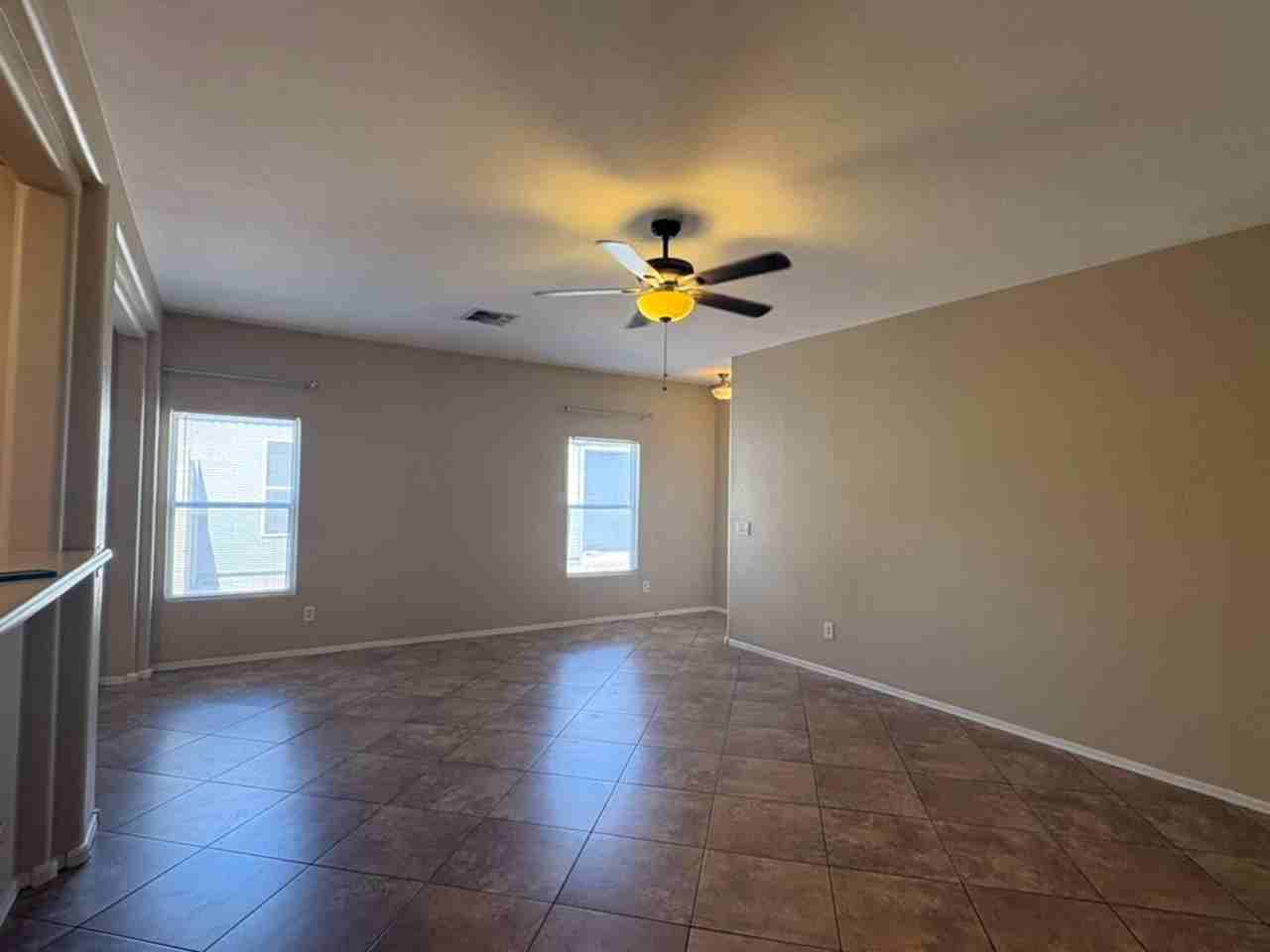 15337 W Port Au Prince Ln - Photo 7 of 11